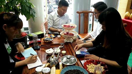 元旦節(jié)闔家團圓，空氣能售后服務(wù)人員依然奮斗前線